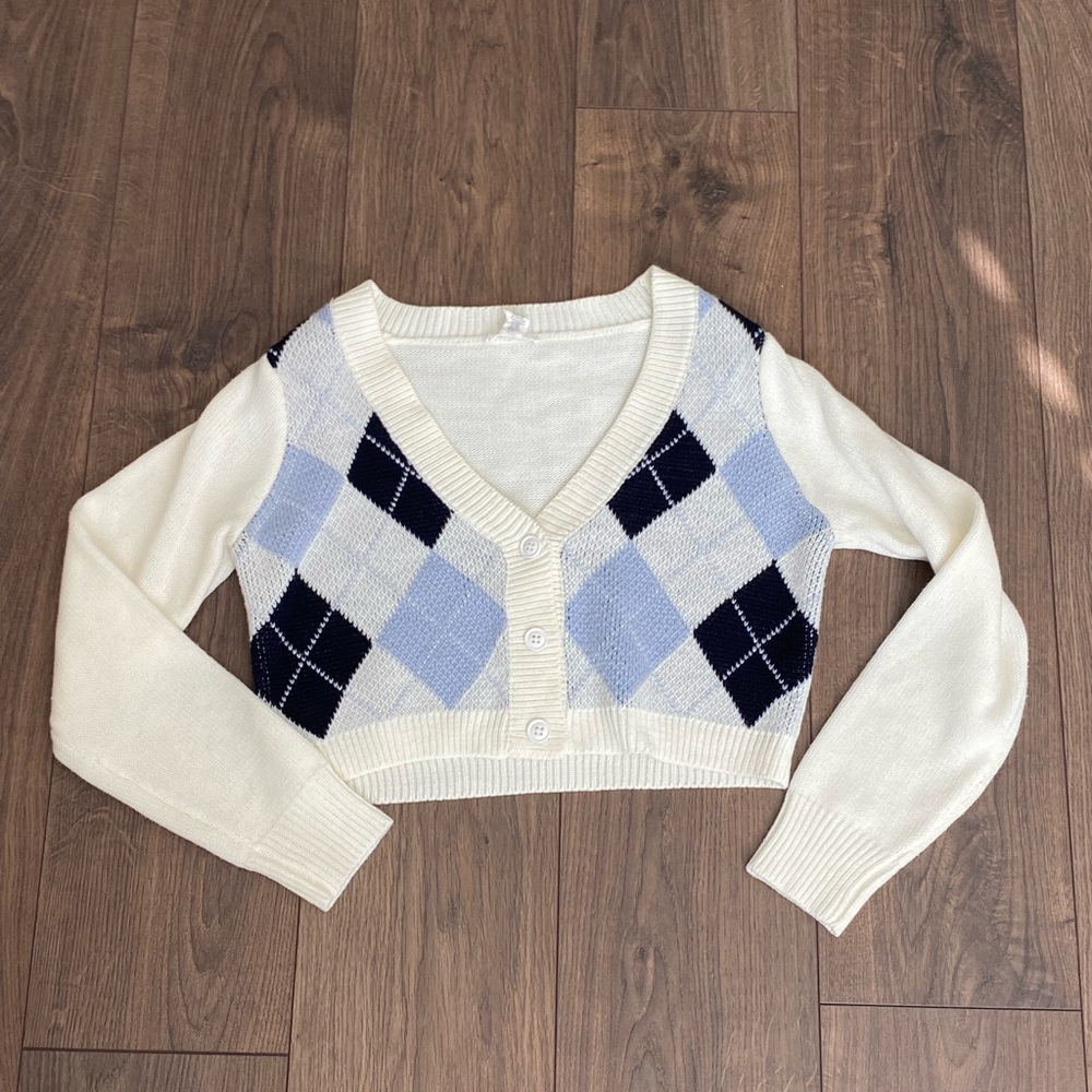 Full Tilt White and Blue Cropped Argyle Cardigan - Picture 3 of 8